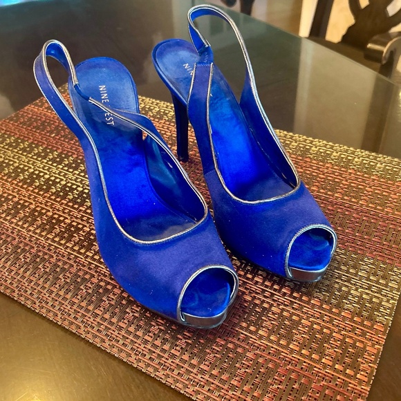 Nine West Sapphire Satin Peep Toe Slingback Heels with Gold Piping Size 10 - Picture 1 of 5